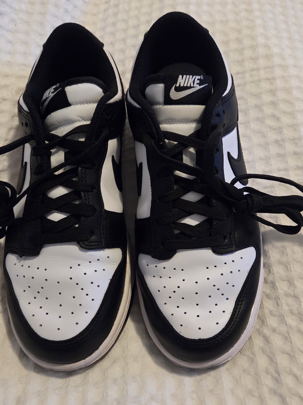 NWOT - Nike Women's Black/White Low-Top Sneakers